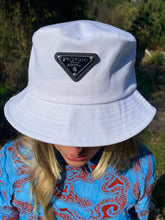 Load image into Gallery viewer, PSYCHO BUCKET HAT WHITE
